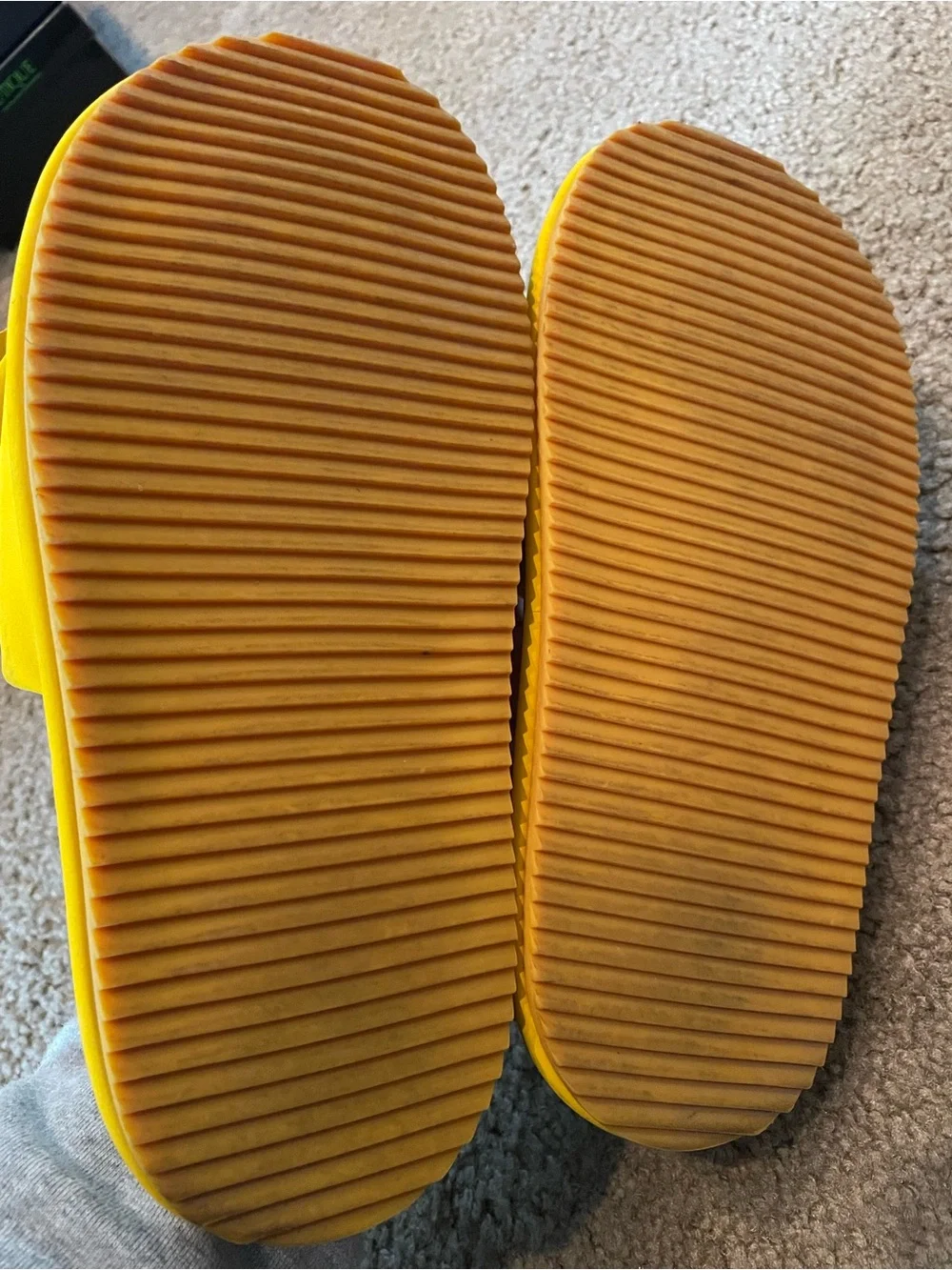 Farm Rio Yellow Monstera Anatomical Leaf Slide Sandals, Size 8